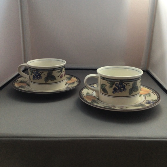 Set of 2 Mikasa Intaglio "Garden Harvest" pattern Demi cups with saucers - Picture 3 of 7
